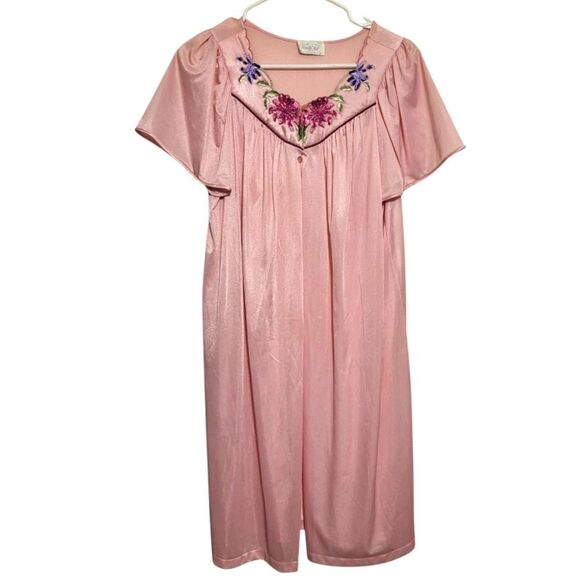 Vanity Fair Vintage Pink Button Up Nylon NIghtgown Made in USA, Size M - Picture 1 of 8